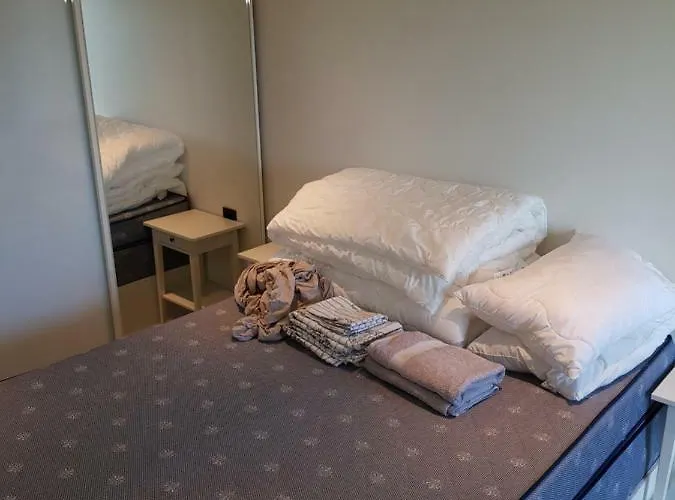 Near The Airport With Ocean View Apartamento Tromsø